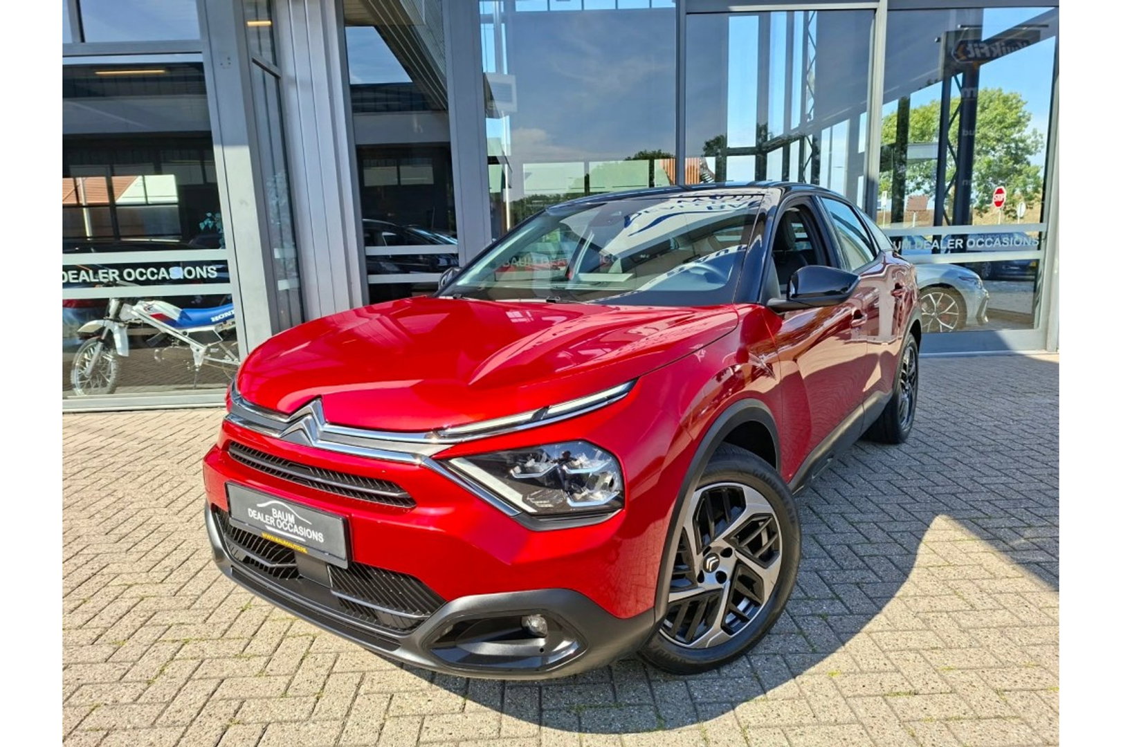 Citroën C4 1.2 PT. MAX AUTOMAAT 130PK NAVI LMV PDC-CAMERA TWO-TONE