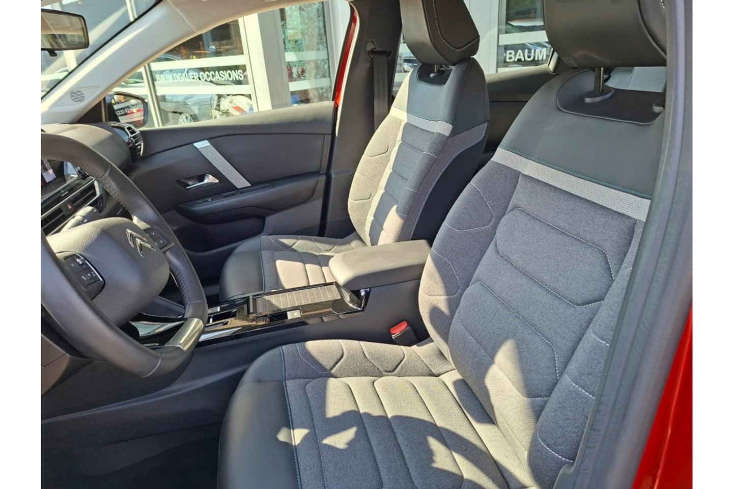 Citroën C4 1.2 PT. MAX AUTOMAAT 130PK NAVI LMV PDC-CAMERA TWO-TONE
