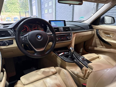 BMW 3 Serie Touring 320i Upgrade Edition | Trekhaak | Leder | Navigatie | PDC | Stoelverwarming
