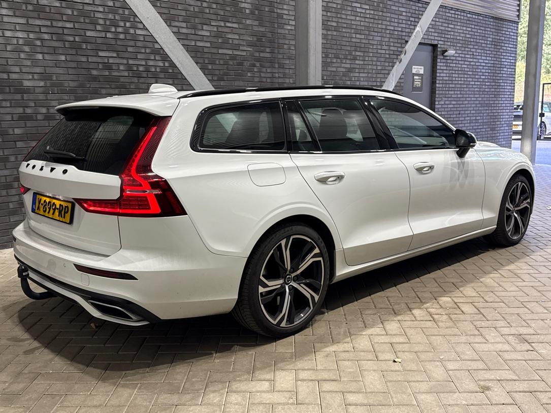 Volvo V60 2.0 T6 Twin Engine AWD R-Design | Trekhaak | Camera | 19 inch | Leder | Stoelverwarming