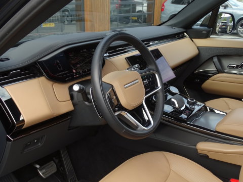 Land Rover Range Rover Sport P440e Dynamic SE / 23" Carbon / Meridian / Matrix / 2024 / 360°