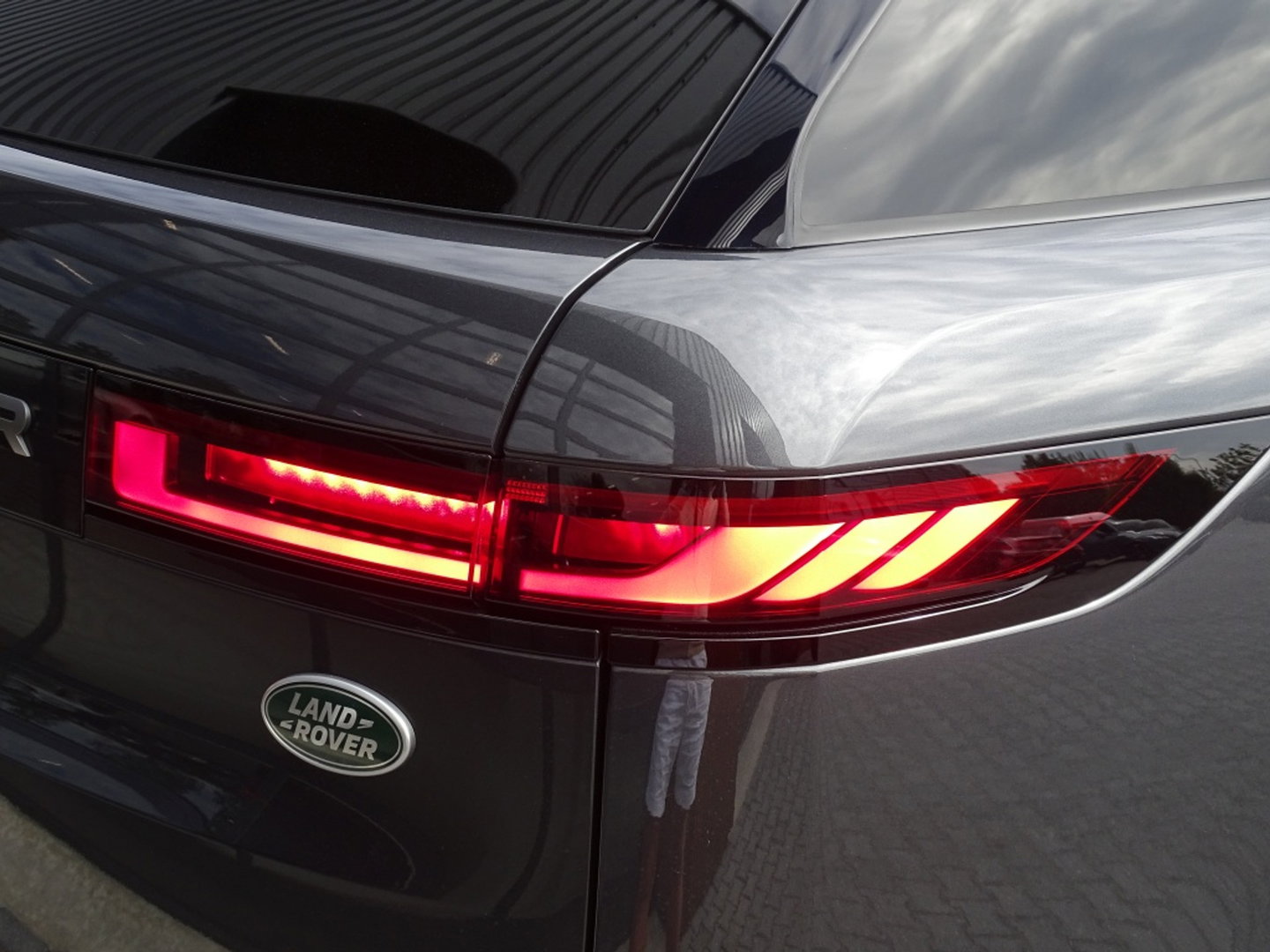 Land Rover Range Rover Sport P440e Dynamic SE / 23" Carbon / Meridian / Matrix / 2024 / 360°