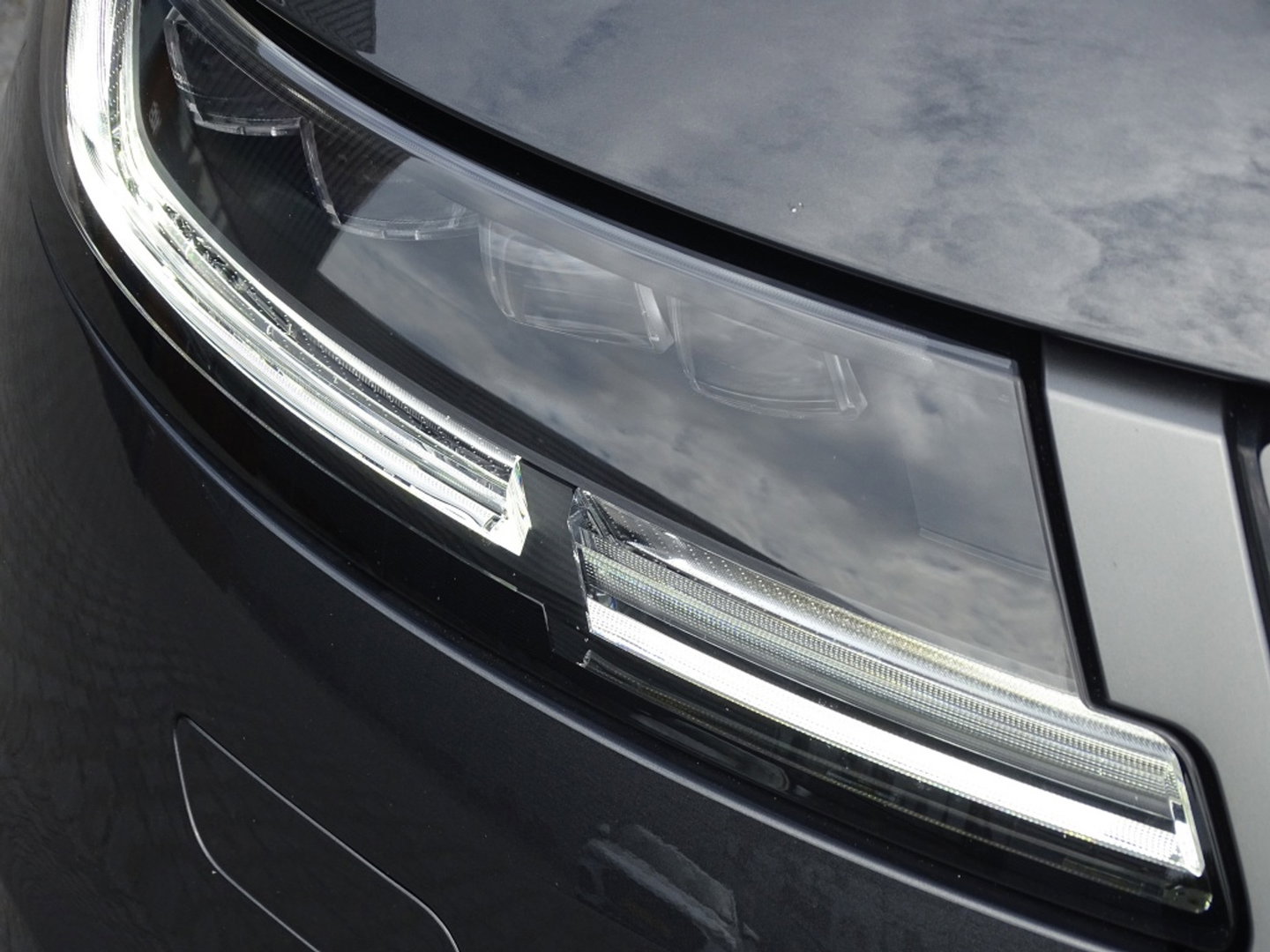 Land Rover Range Rover Sport P440e Dynamic SE / 23" Carbon / Meridian / Matrix / 2024 / 360°