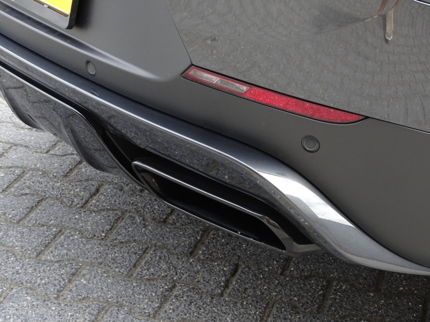Land Rover Range Rover Sport P440e Dynamic SE / 23" Carbon / Meridian / Matrix / 2024 / 360°