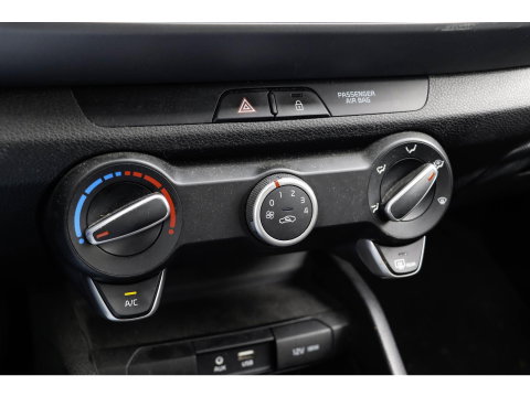 Kia Stonic 1.0 T-GDi DynamicLine | Camera | Navigatie | Trekhaak | Cruise Control