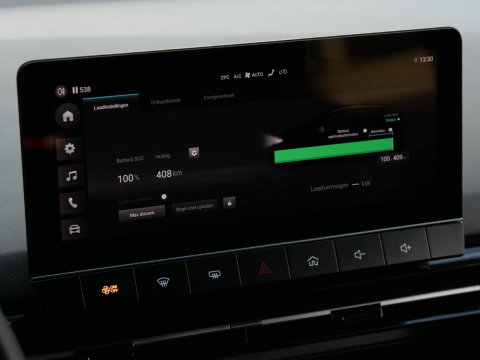 MG Mg4 electric 64kWh LONG RANGE/ NL-AUTO 1STE EIGENAAR/ SOH 95%