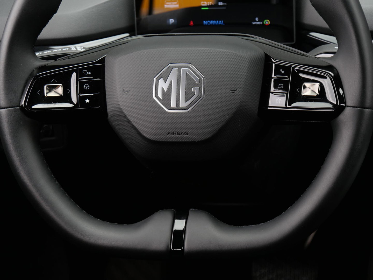 MG Mg4 electric 64kWh LONG RANGE/ NL-AUTO 1STE EIGENAAR/ SOH 95%