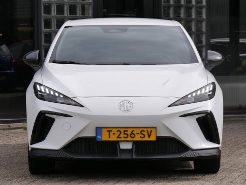 MG Mg4 electric 64kWh LONG RANGE/ NL-AUTO 1STE EIGENAAR/ SOH 95%