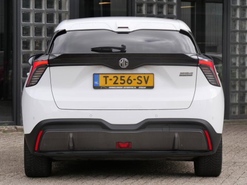 MG Mg4 electric 64kWh LONG RANGE/ NL-AUTO 1STE EIGENAAR/ SOH 95%