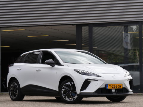 MG Mg4 electric 64kWh LONG RANGE/ NL-AUTO 1STE EIGENAAR/ SOH 95%