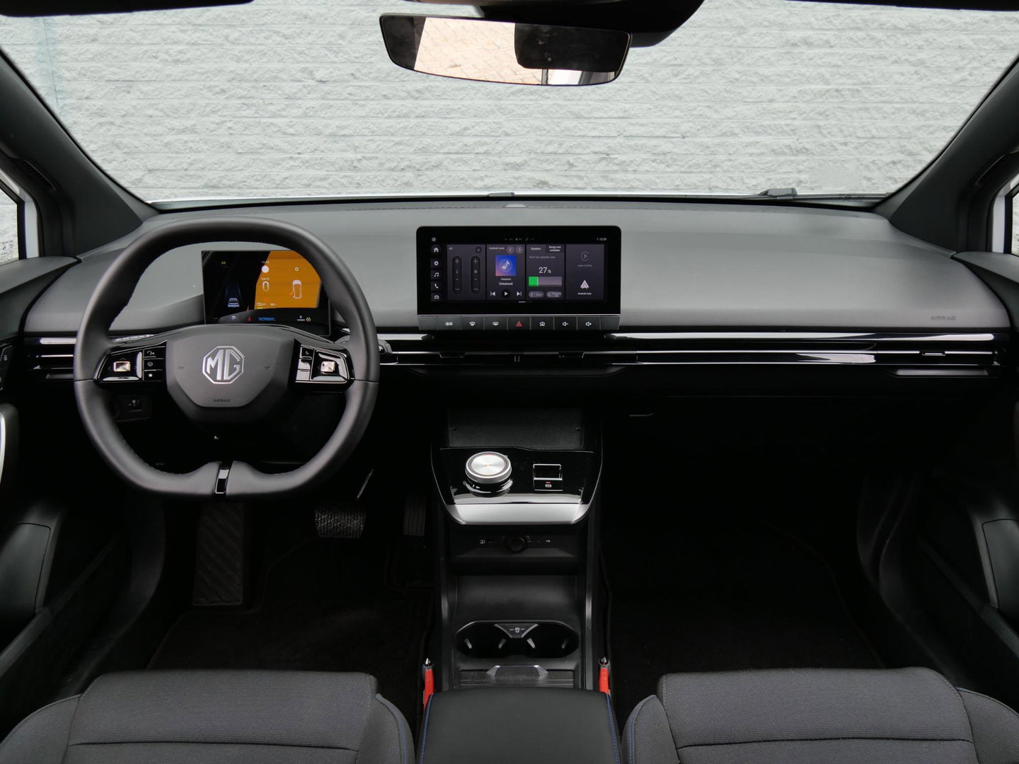 MG Mg4 electric 64kWh LONG RANGE/ NL-AUTO 1STE EIGENAAR/ SOH 95%
