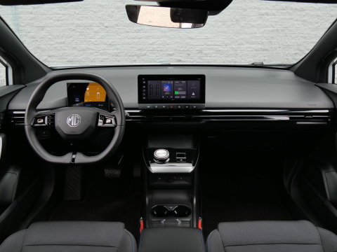 MG Mg4 electric 64kWh LONG RANGE/ NL-AUTO 1STE EIGENAAR/ SOH 95%