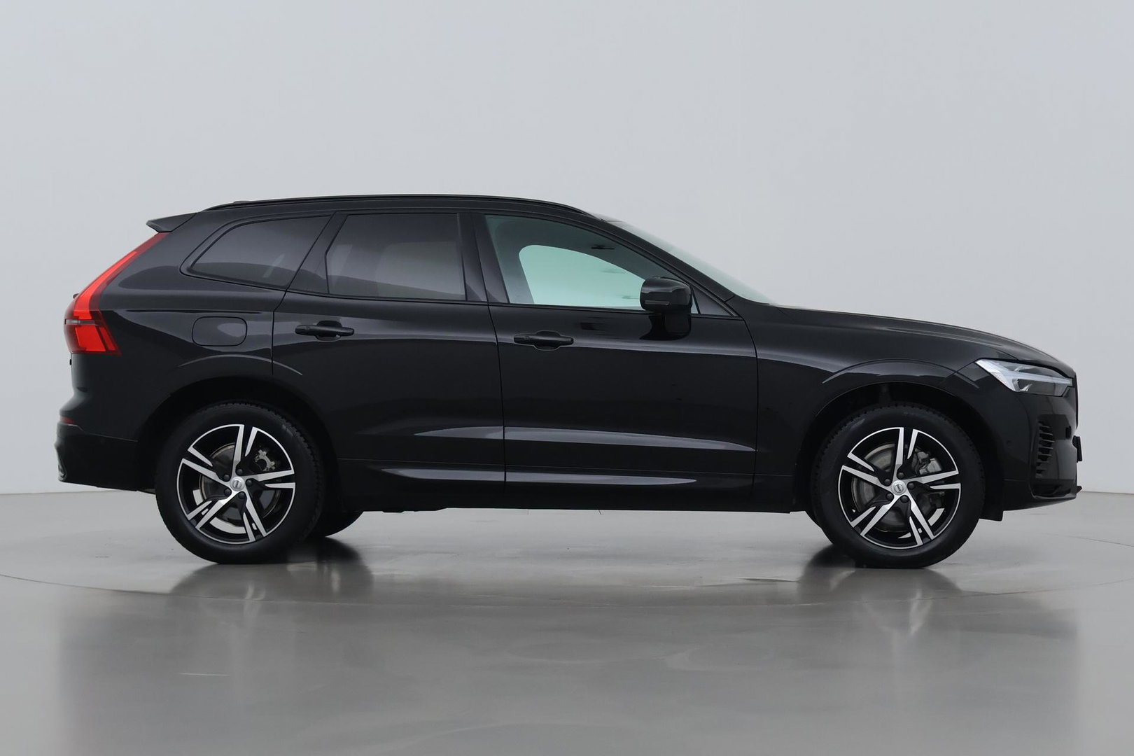 Volvo XC60 T6 Plus Black Edition | FACELIFT | Harman/Kardon | BLIS | 360° Camera | ACC | Pilot Assist | Stoel+Stuurverwarming