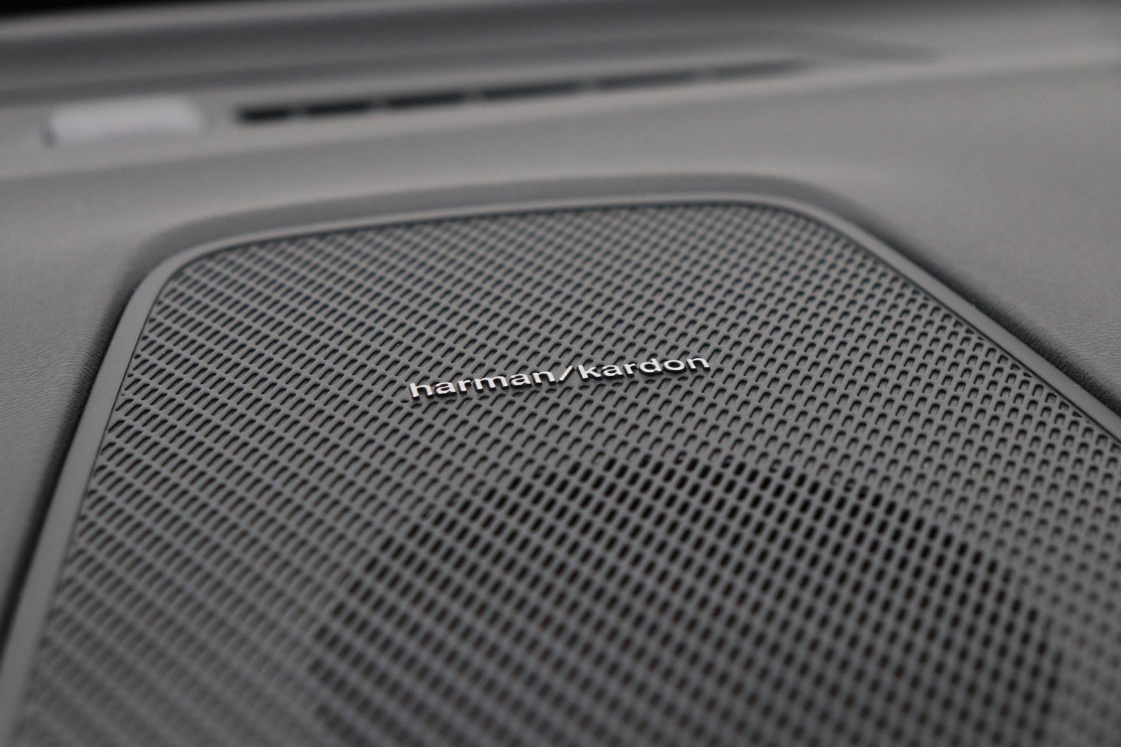 Volvo XC60 T6 Plus Black Edition | FACELIFT | Harman/Kardon | BLIS | 360° Camera | ACC | Pilot Assist | Stoel+Stuurverwarming
