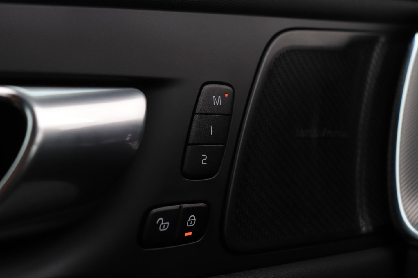 Volvo XC60 T6 Plus Black Edition | FACELIFT | Harman/Kardon | BLIS | 360° Camera | ACC | Pilot Assist | Stoel+Stuurverwarming