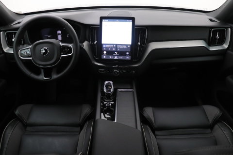 Volvo XC60 T6 Plus Black Edition | FACELIFT | Harman/Kardon | BLIS | 360° Camera | ACC | Pilot Assist | Stoel+Stuurverwarming