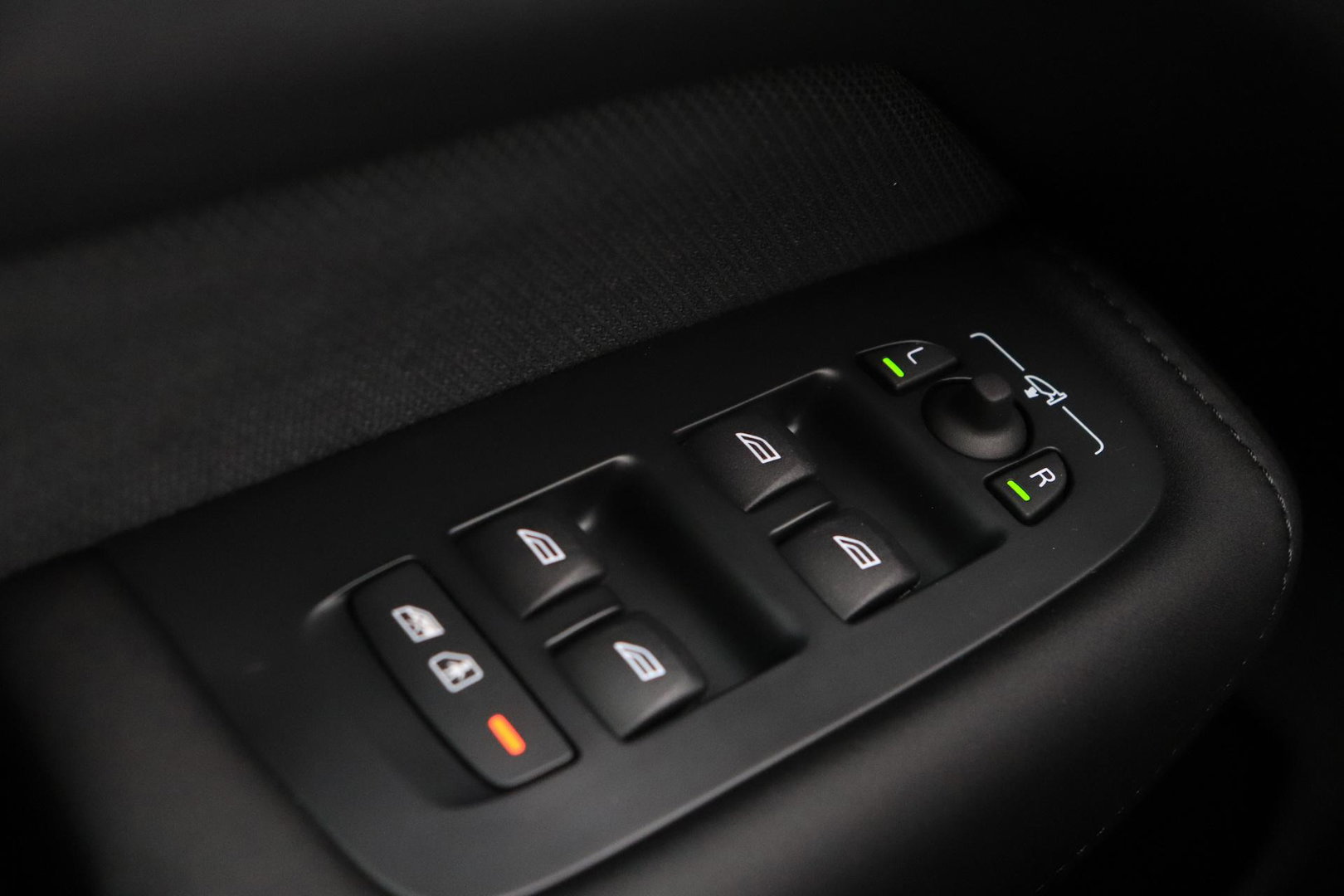 Volvo XC60 T6 Plus Black Edition | FACELIFT | Harman/Kardon | BLIS | 360° Camera | ACC | Pilot Assist | Stoel+Stuurverwarming