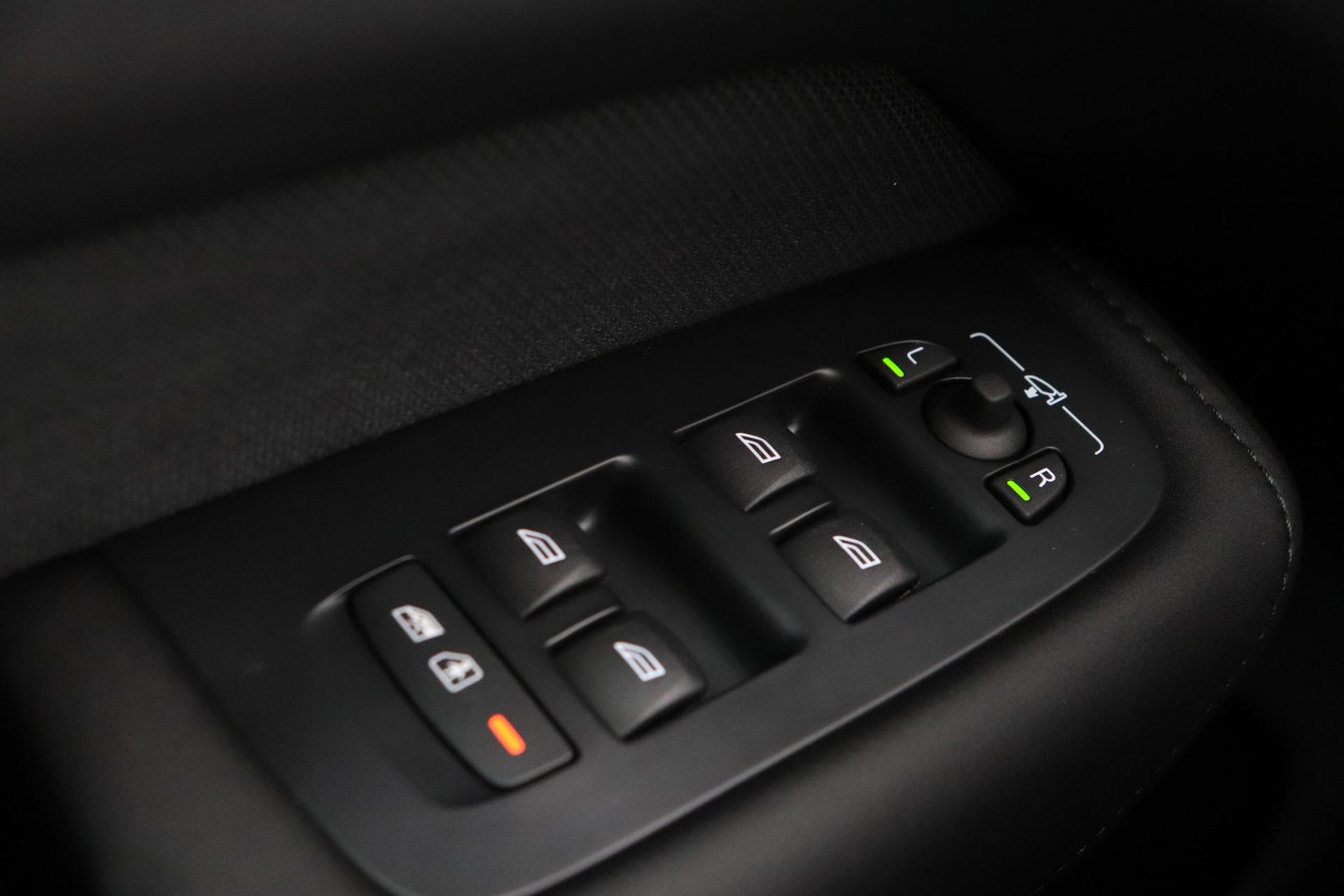 Volvo XC60 T6 Plus Black Edition | FACELIFT | Harman/Kardon | BLIS | 360° Camera | ACC | Pilot Assist | Stoel+Stuurverwarming