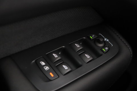 Volvo XC60 T6 Plus Black Edition | FACELIFT | Harman/Kardon | BLIS | 360° Camera | ACC | Pilot Assist | Stoel+Stuurverwarming