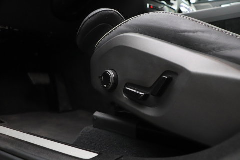 Volvo XC60 T6 Plus Black Edition | FACELIFT | Harman/Kardon | BLIS | 360° Camera | ACC | Pilot Assist | Stoel+Stuurverwarming