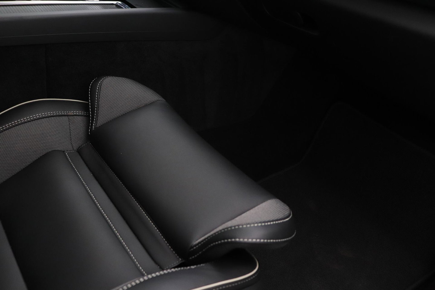 Volvo XC60 T6 Plus Black Edition | FACELIFT | Harman/Kardon | BLIS | 360° Camera | ACC | Pilot Assist | Stoel+Stuurverwarming