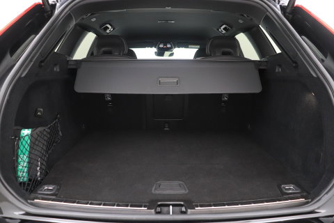 Volvo XC60 T6 Plus Black Edition | FACELIFT | Harman/Kardon | BLIS | 360° Camera | ACC | Pilot Assist | Stoel+Stuurverwarming