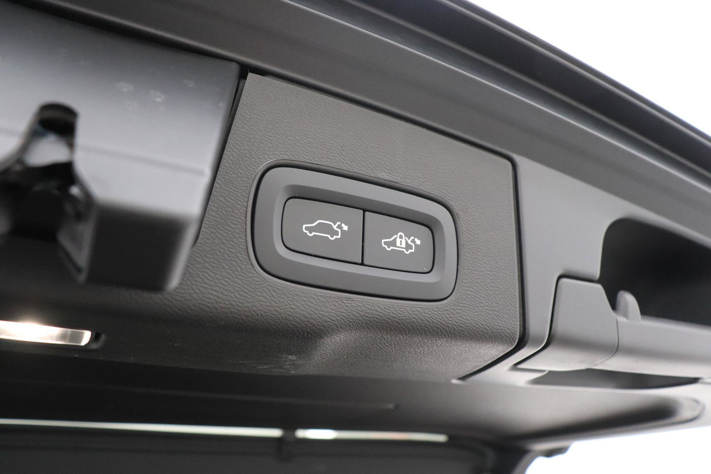Volvo XC60 T6 Plus Black Edition | FACELIFT | Harman/Kardon | BLIS | 360° Camera | ACC | Pilot Assist | Stoel+Stuurverwarming