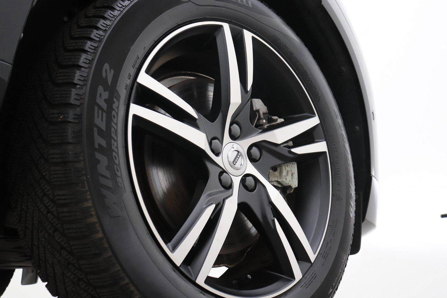 Volvo XC60 T6 Plus Black Edition | FACELIFT | Harman/Kardon | BLIS | 360° Camera | ACC | Pilot Assist | Stoel+Stuurverwarming