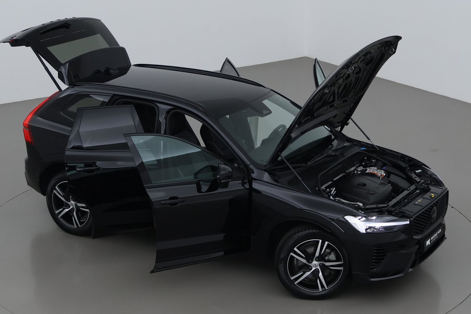 Volvo XC60 T6 Plus Black Edition | FACELIFT | Harman/Kardon | BLIS | 360° Camera | ACC | Pilot Assist | Stoel+Stuurverwarming