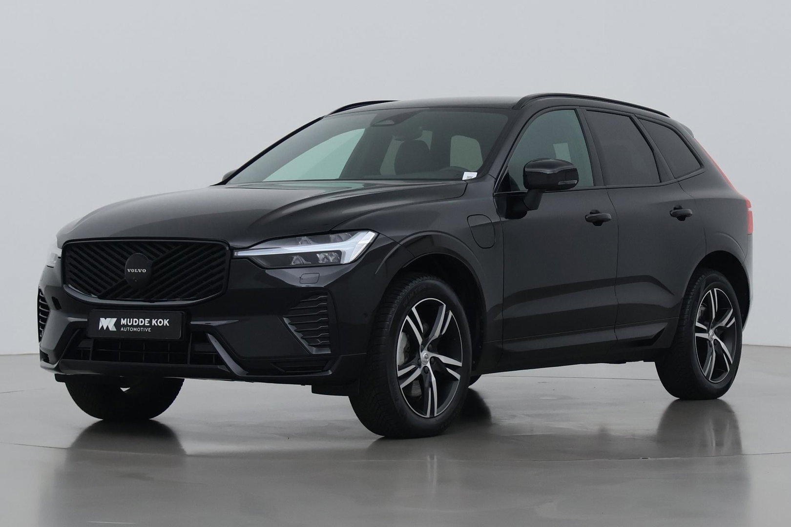 Volvo XC60 T6 Plus Black Edition | FACELIFT | Harman/Kardon | BLIS | 360° Camera | ACC | Pilot Assist | Stoel+Stuurverwarming