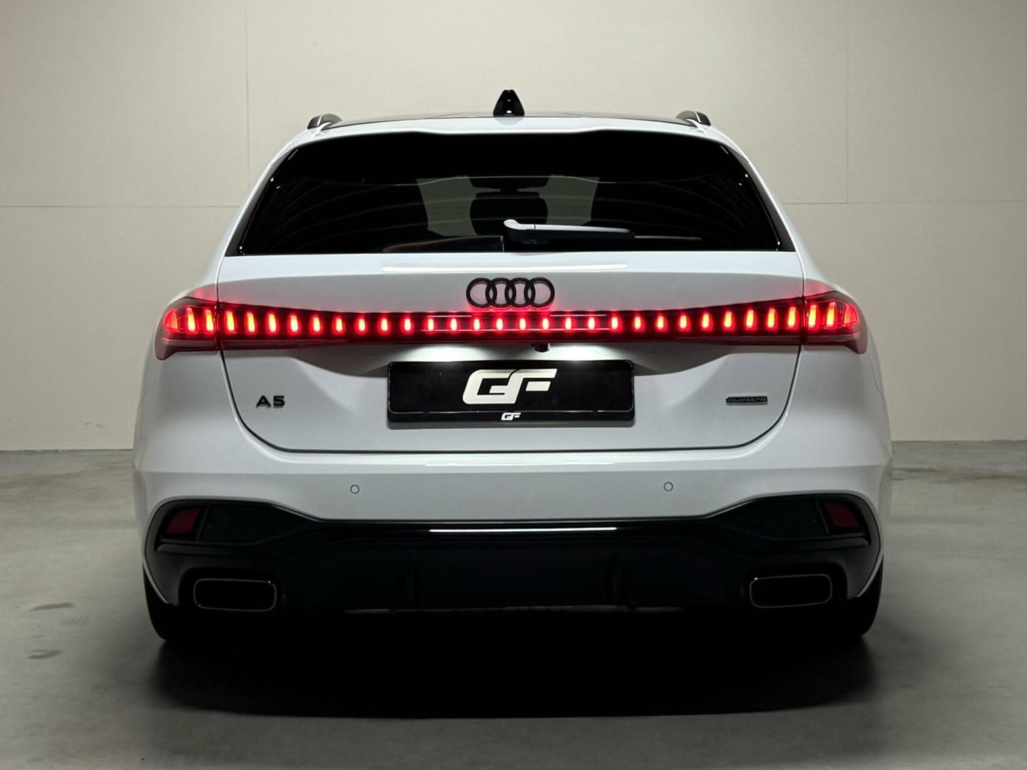 Audi A5 Avant 2.0 e-hybrid quattro S-Line Competition Pano 360° RS-Seats Passenger display