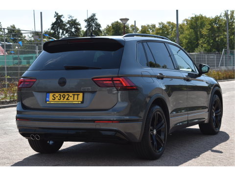 Volkswagen Tiguan 1.5 TSI ACT Highline Business 3x R-Line Blackstyle | HUD | Camera | Carplay | Virtual cockpit | Keyless | Stoelverwarming | Full LED
