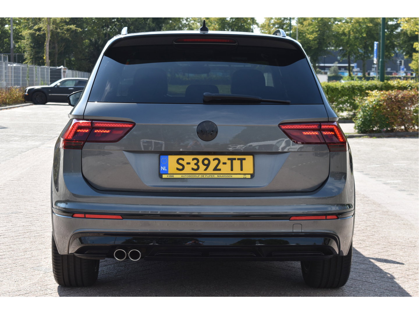 Volkswagen Tiguan 1.5 TSI ACT Highline Business 3x R-Line Blackstyle | HUD | Camera | Carplay | Virtual cockpit | Keyless | Stoelverwarming | Full LED