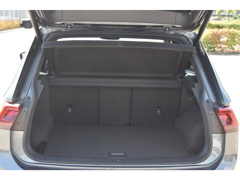 Volkswagen Tiguan 1.5 TSI ACT Highline Business 3x R-Line Blackstyle | HUD | Camera | Carplay | Virtual cockpit | Keyless | Stoelverwarming | Full LED