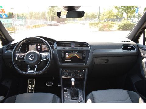 Volkswagen Tiguan 1.5 TSI ACT Highline Business 3x R-Line Blackstyle | HUD | Camera | Carplay | Virtual cockpit | Keyless | Stoelverwarming | Full LED