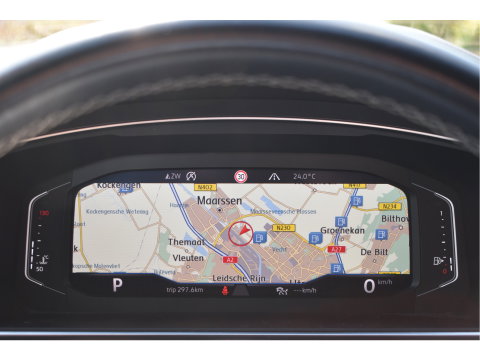 Volkswagen Tiguan 1.5 TSI ACT Highline Business 3x R-Line Blackstyle | HUD | Camera | Carplay | Virtual cockpit | Keyless | Stoelverwarming | Full LED