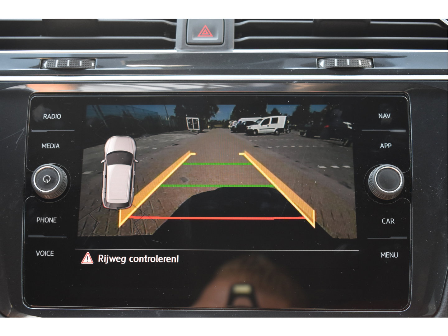 Volkswagen Tiguan 1.5 TSI ACT Highline Business 3x R-Line Blackstyle | HUD | Camera | Carplay | Virtual cockpit | Keyless | Stoelverwarming | Full LED