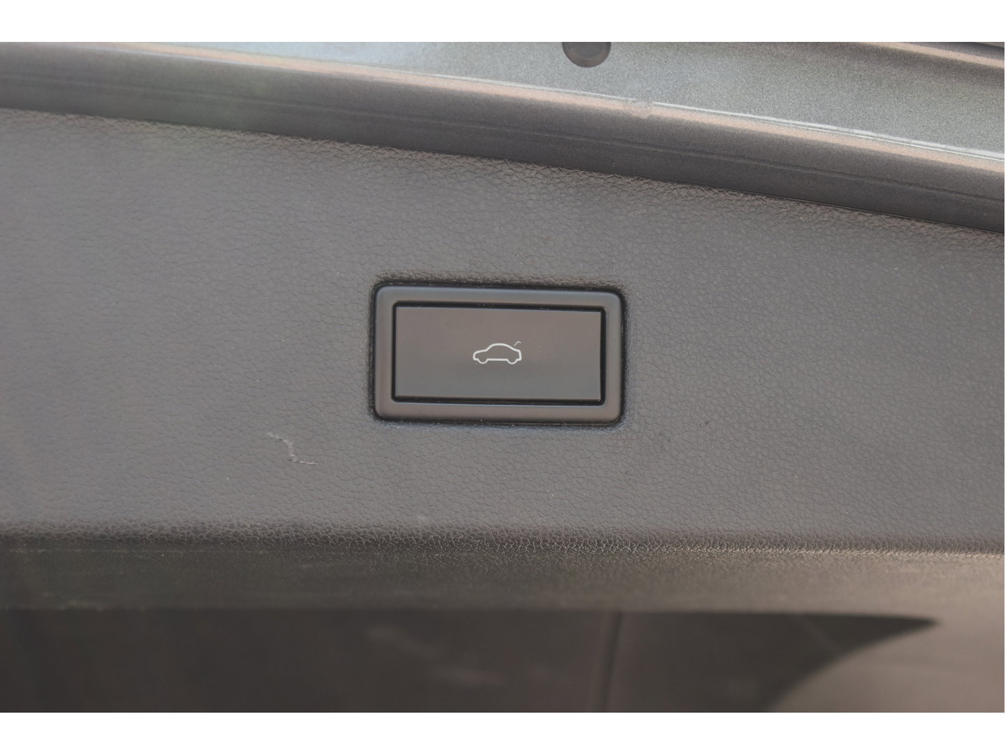 Volkswagen Tiguan 1.5 TSI ACT Highline Business 3x R-Line Blackstyle | HUD | Camera | Carplay | Virtual cockpit | Keyless | Stoelverwarming | Full LED