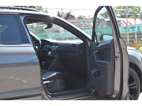Volkswagen Tiguan 1.5 TSI ACT Highline Business 3x R-Line Blackstyle | HUD | Camera | Carplay | Virtual cockpit | Keyless | Stoelverwarming | Full LED