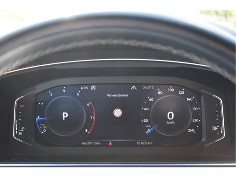 Volkswagen Tiguan 1.5 TSI ACT Highline Business 3x R-Line Blackstyle | HUD | Camera | Carplay | Virtual cockpit | Keyless | Stoelverwarming | Full LED