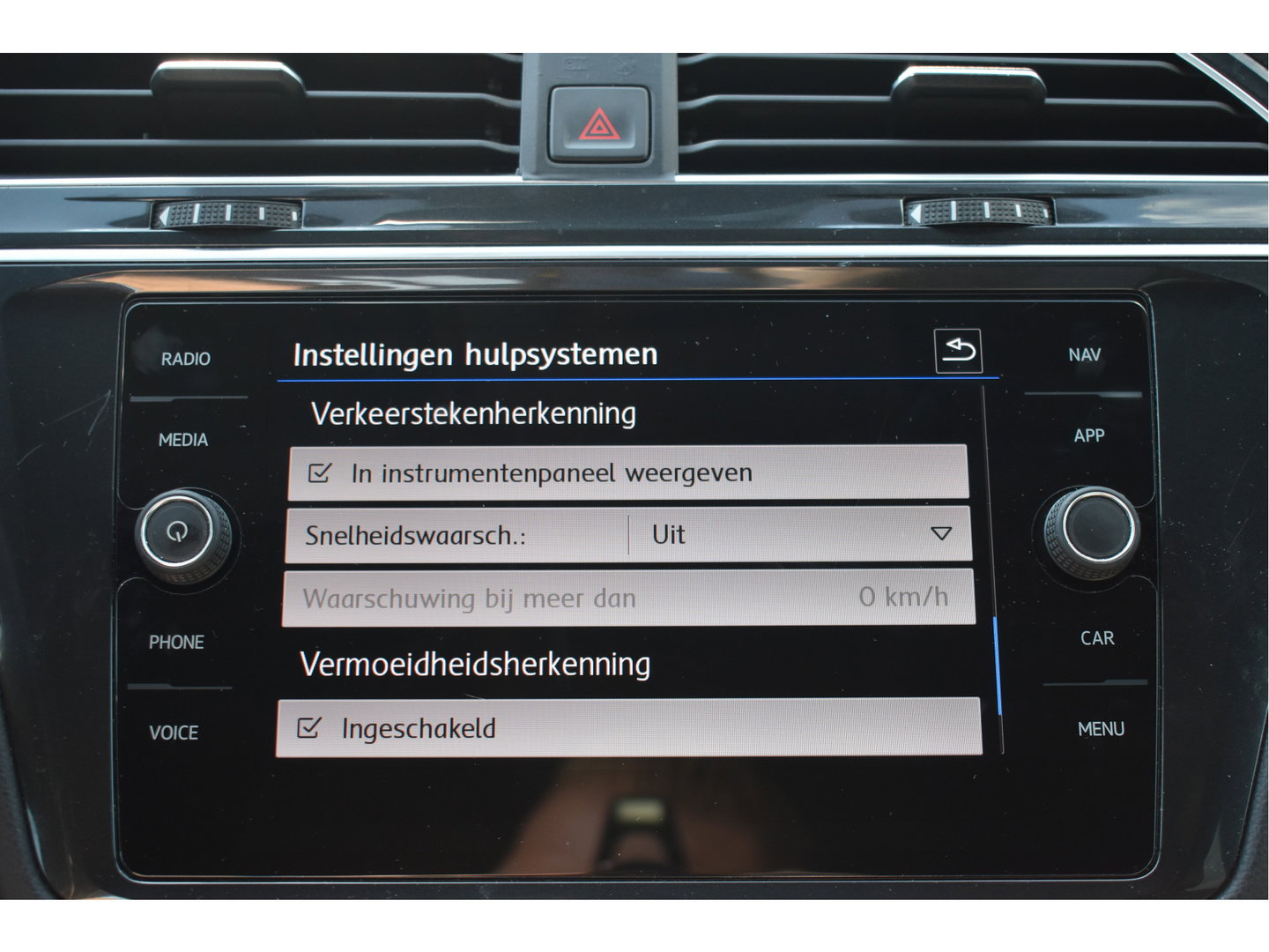 Volkswagen Tiguan 1.5 TSI ACT Highline Business 3x R-Line Blackstyle | HUD | Camera | Carplay | Virtual cockpit | Keyless | Stoelverwarming | Full LED