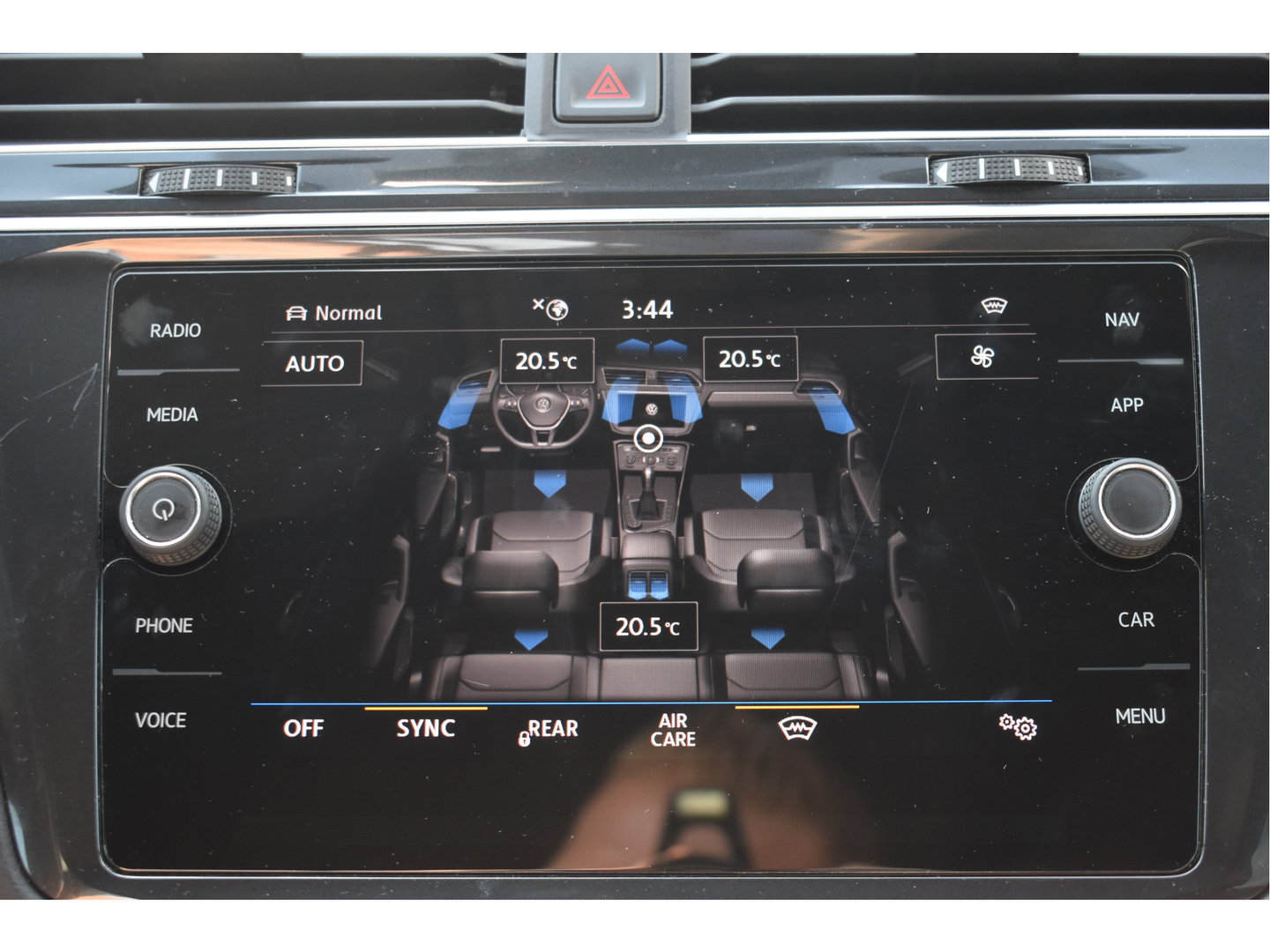 Volkswagen Tiguan 1.5 TSI ACT Highline Business 3x R-Line Blackstyle | HUD | Camera | Carplay | Virtual cockpit | Keyless | Stoelverwarming | Full LED