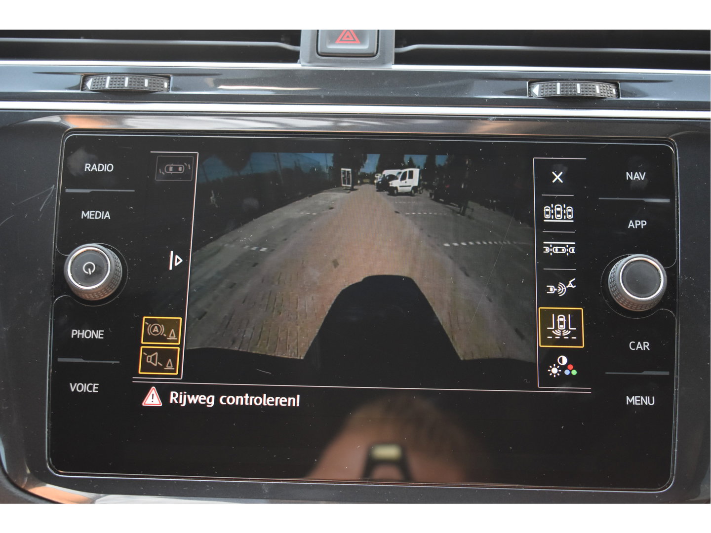 Volkswagen Tiguan 1.5 TSI ACT Highline Business 3x R-Line Blackstyle | HUD | Camera | Carplay | Virtual cockpit | Keyless | Stoelverwarming | Full LED