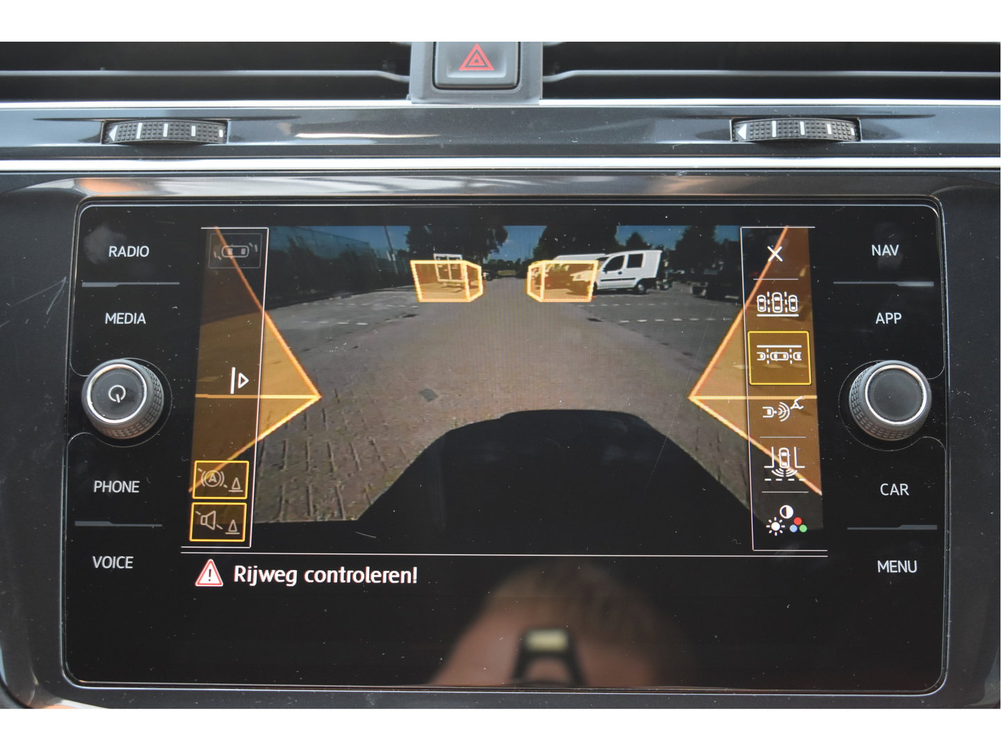 Volkswagen Tiguan 1.5 TSI ACT Highline Business 3x R-Line Blackstyle | HUD | Camera | Carplay | Virtual cockpit | Keyless | Stoelverwarming | Full LED