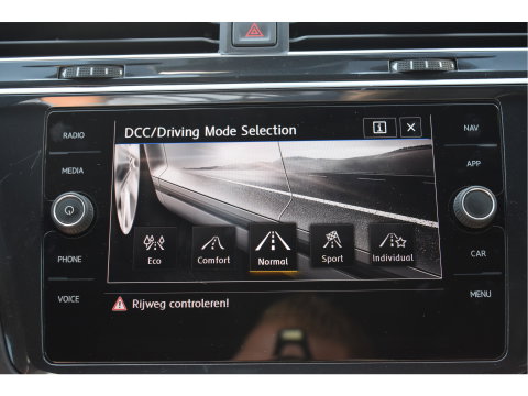 Volkswagen Tiguan 1.5 TSI ACT Highline Business 3x R-Line Blackstyle | HUD | Camera | Carplay | Virtual cockpit | Keyless | Stoelverwarming | Full LED