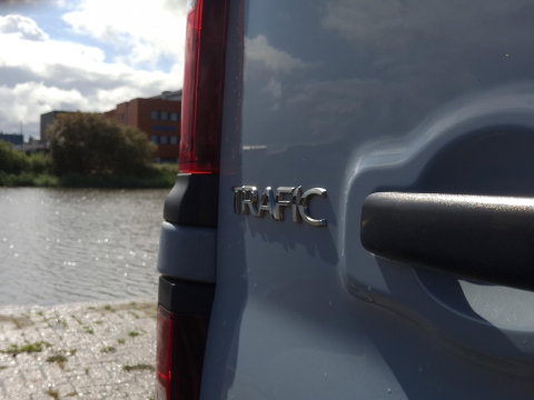 Renault Trafic 2.0 dCi L2H1 DC | Led | Unieke Kleur | 130PK | Cruise |