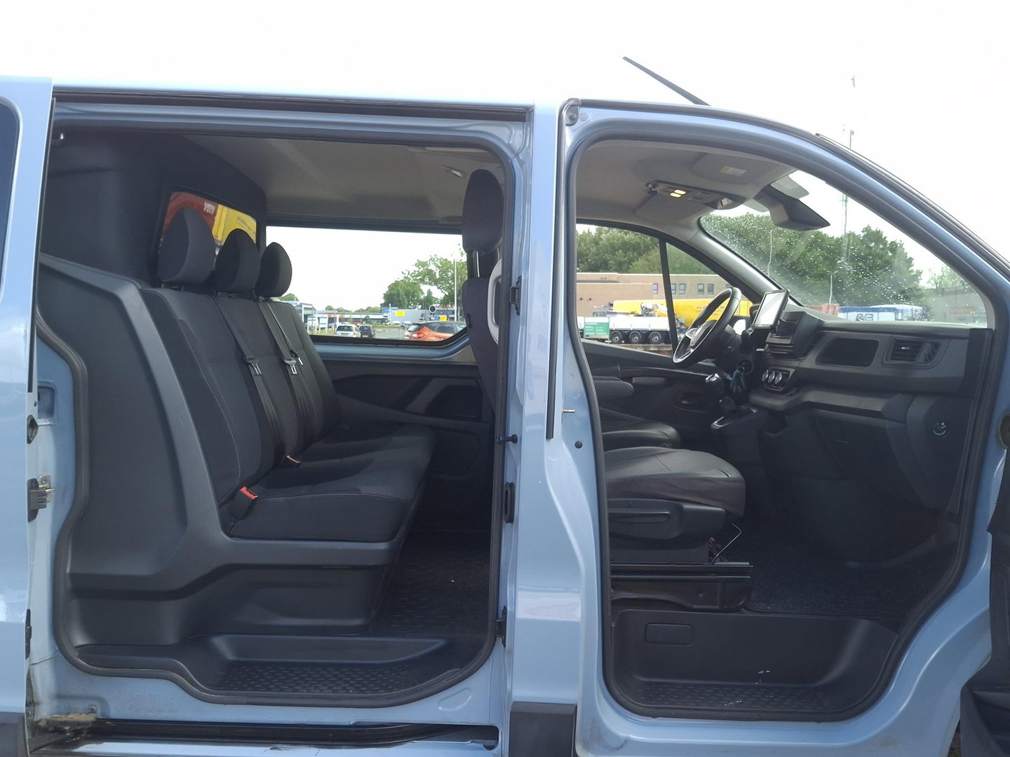 Renault Trafic 2.0 dCi L2H1 DC | Led | Unieke Kleur | 130PK | Cruise |