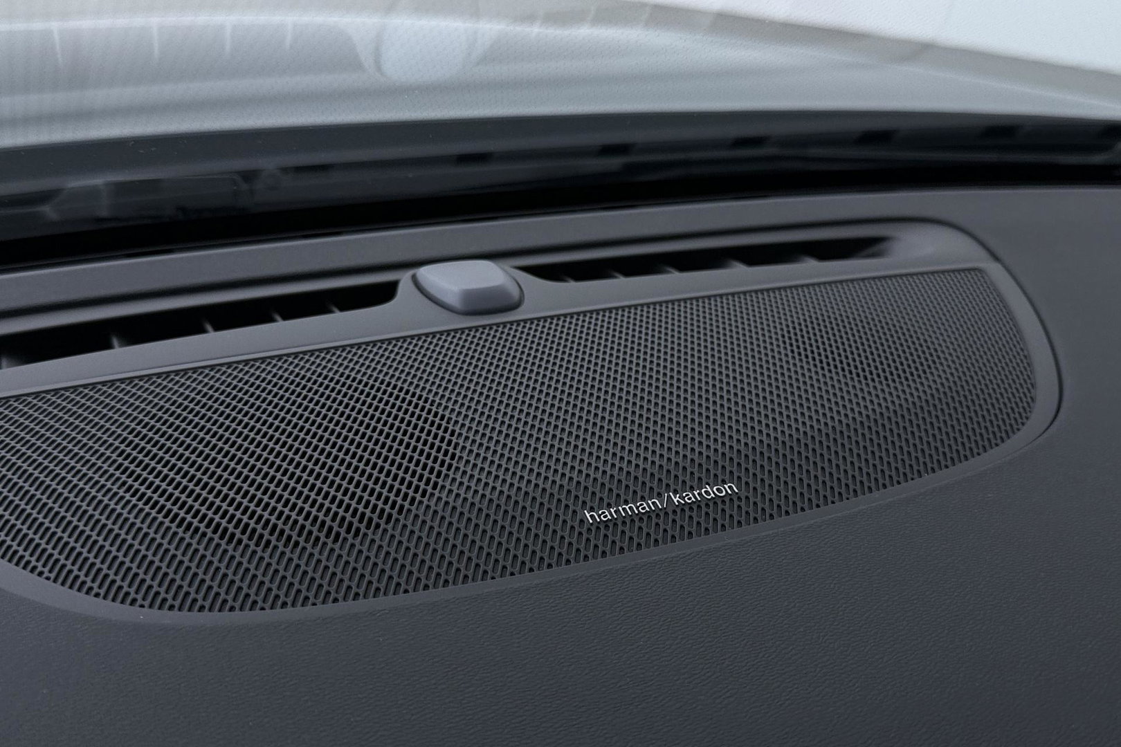 Volvo V60 T8 Plus Dark | Harman/Kardon | Memory | BLIS | Stoel+Stuurverwarming | Camera | Getint Glas | ACC