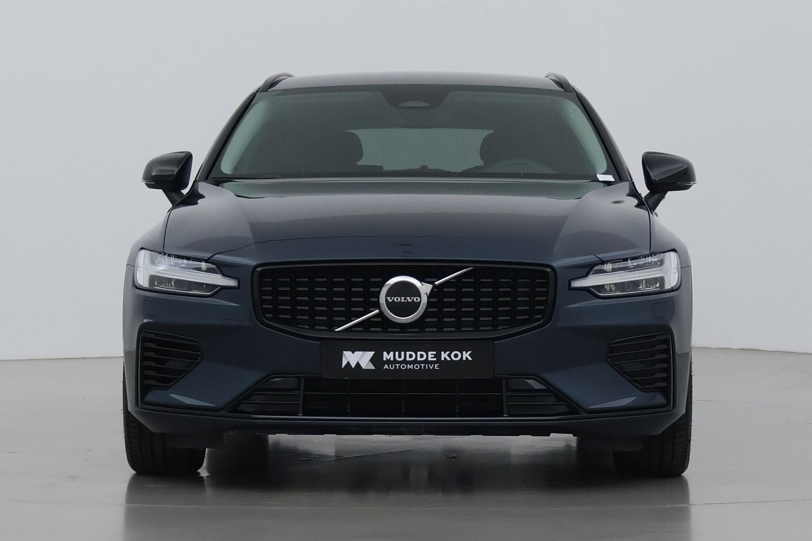 Volvo V60 T8 Plus Dark | Harman/Kardon | Memory | BLIS | Stoel+Stuurverwarming | Camera | Getint Glas | ACC