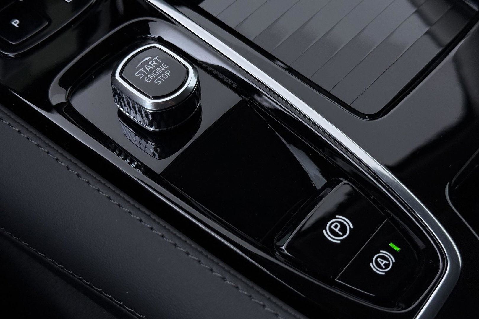 Volvo V60 T8 Plus Dark | Harman/Kardon | Memory | BLIS | Stoel+Stuurverwarming | Camera | Getint Glas | ACC